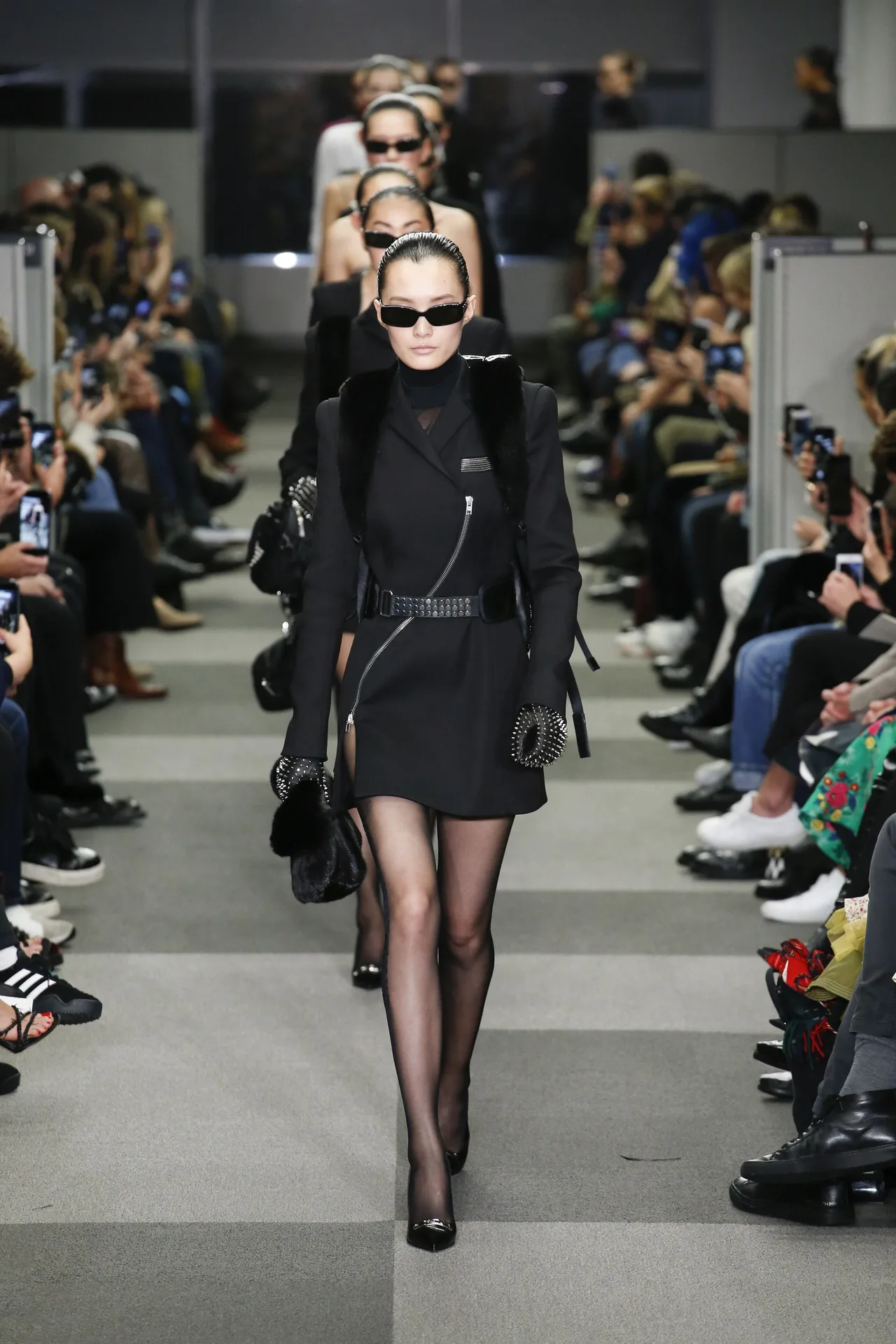 thương hiệu Alexander Wang tại Tuần lễ thời trang New York 2018 thương hiệu Alexander Wang tại Tuần lễ thời trang New York 2018