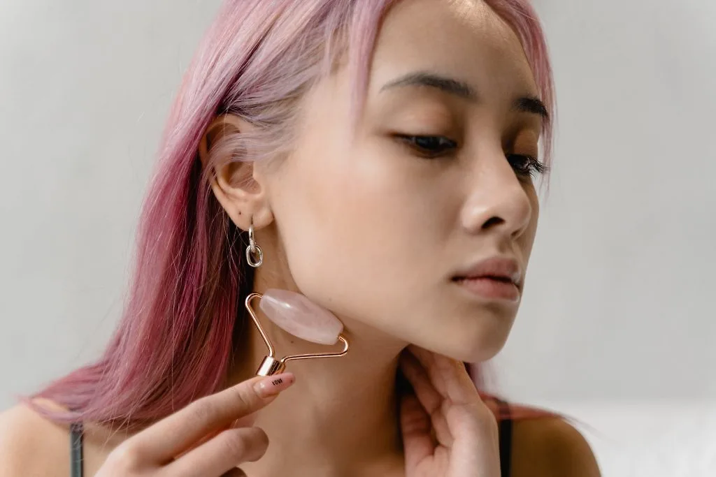 Tuân thủ các bước chăm sóc da phù hợp giúp bạn khoẻ đẹp.