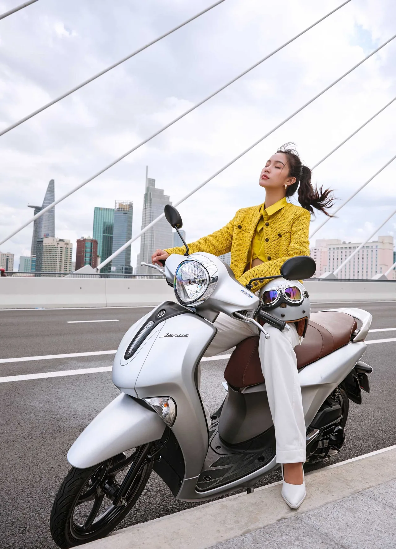 Yamaha Janus màu bạc