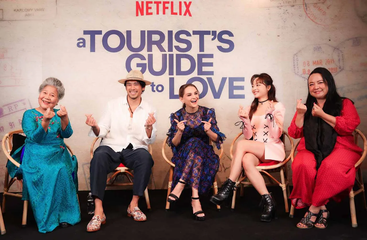 dàn cast a tourist's guide to love