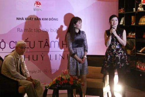 NSƯT Thu Hà tại buổi ra mắt sách.