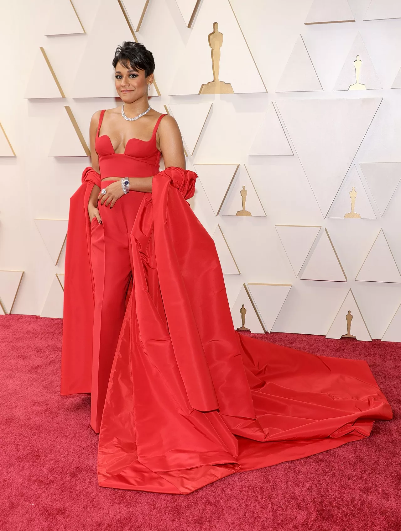 Ariana DeBose tại thảm đỏ oscar 2022