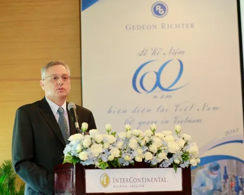 "Việt Nam và Hungary bắt đầu thiết lập quan hệ chính trị và ngoại giao từ năm 1950." Bác sĩ Tibor Novak - Trưởng đại diện của công ty tại Việt Nam chia sẻ. "Năm năm sau đó, những sản phẩm của Richter đã bắt đầu có mặt tại Việt Nam, mở đầu cho mối quan hệ gắn kết bền bỉ kéo dài suốt sáu thập niên qua giữa Richter và VIệt Nam.”
