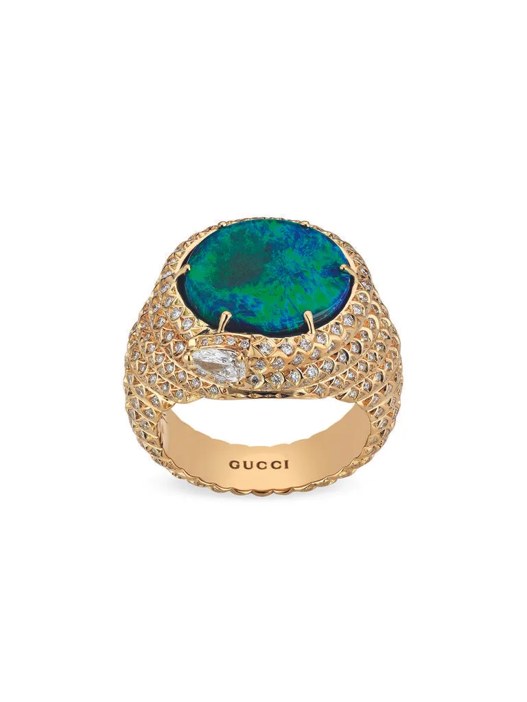 Nhẫn Gucci làm bằng vàng nguyên chất và đá ngọc lục bảo