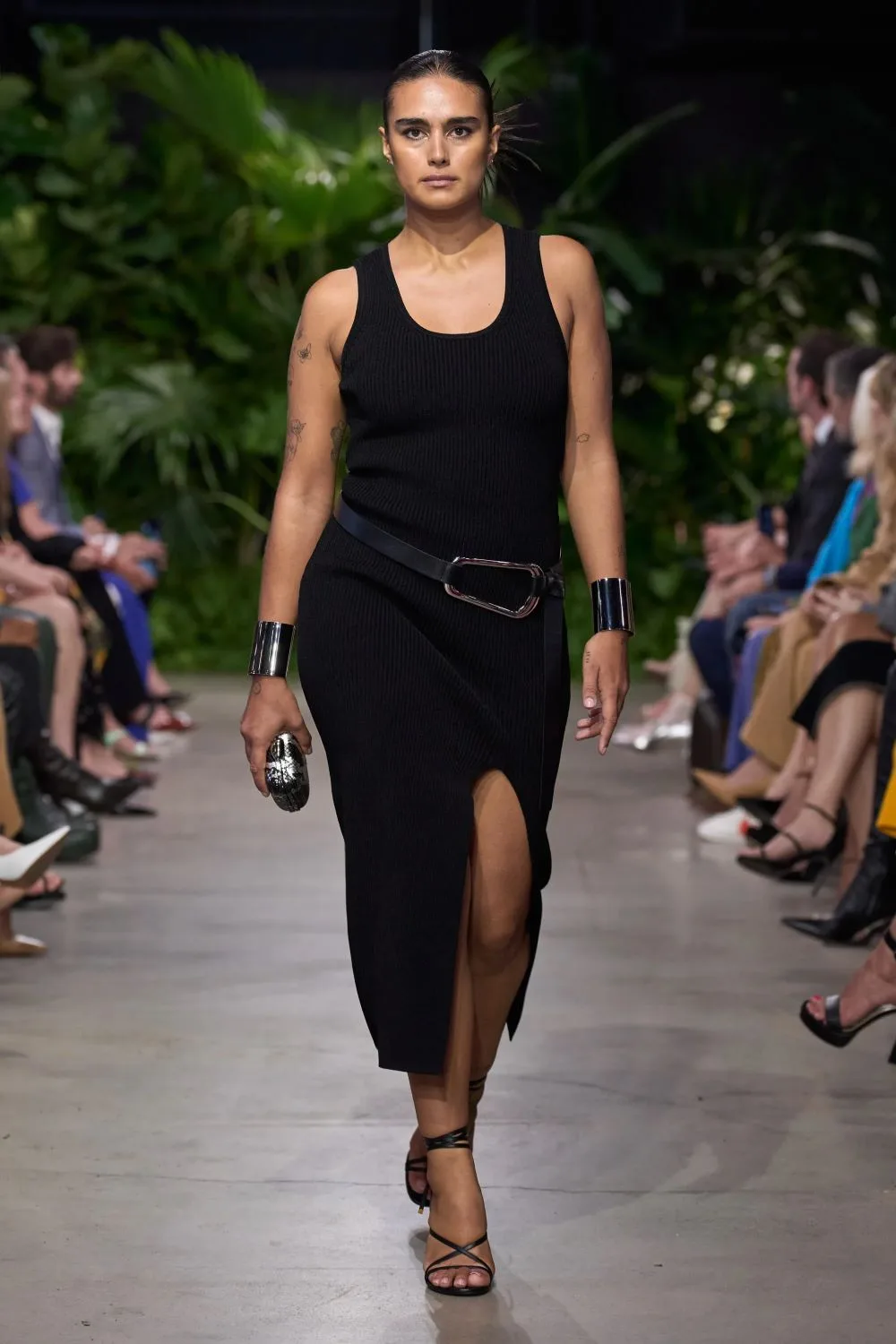 MK xuân hè 2023 look 51