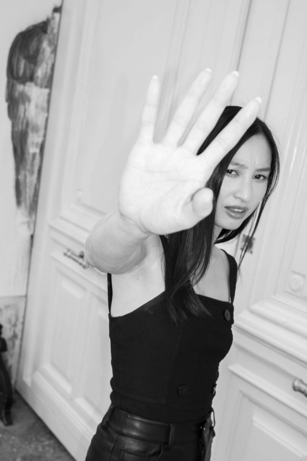 Trần Lãng Khê và thói quen làm đẹp. Trần Lãng Khê và thói quen làm đẹp.
