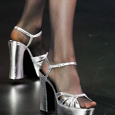 giay sandal thoi trang xuan he 2015 saint laurent silver