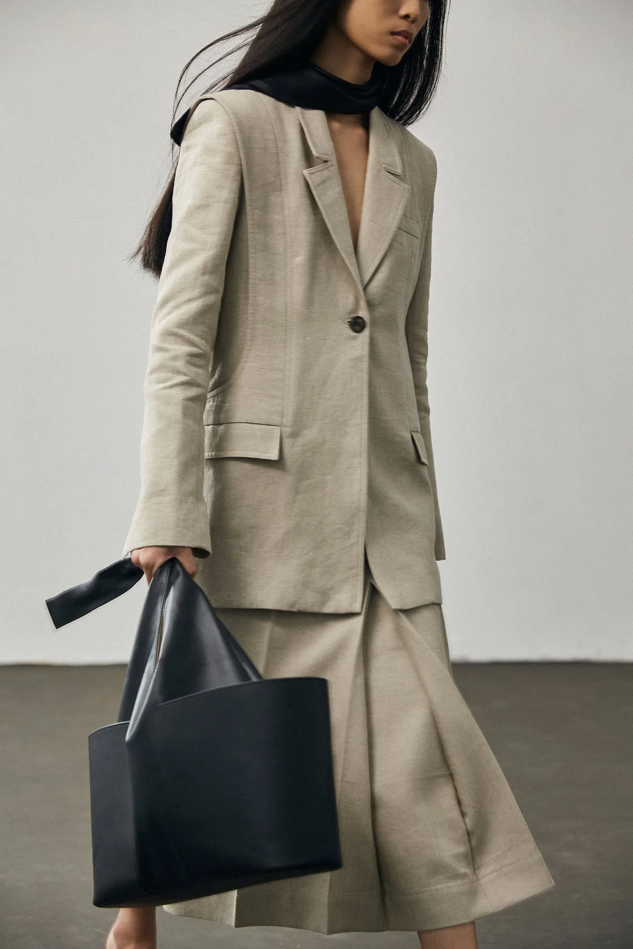 blazer linen của subtle studios
