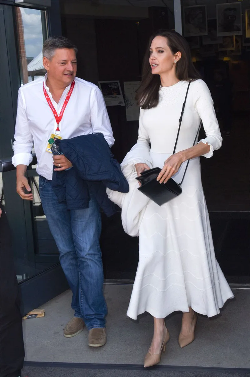 Thời trang đã đưa Angelina Jolie trở lại đúng với đẳng cấp của mình Thời trang đã đưa Angelina Jolie trở lại đúng với đẳng cấp của mình