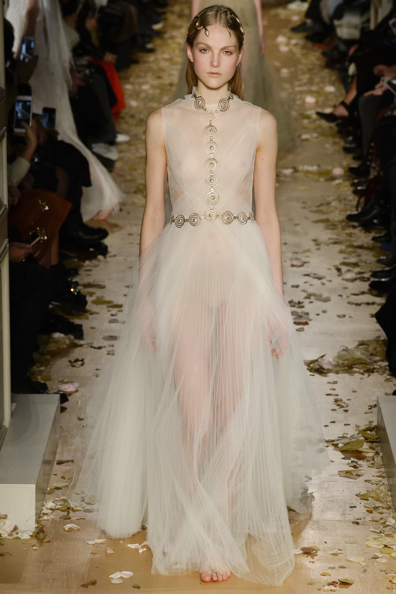 valentino-spring2016-ellevietnam(23)