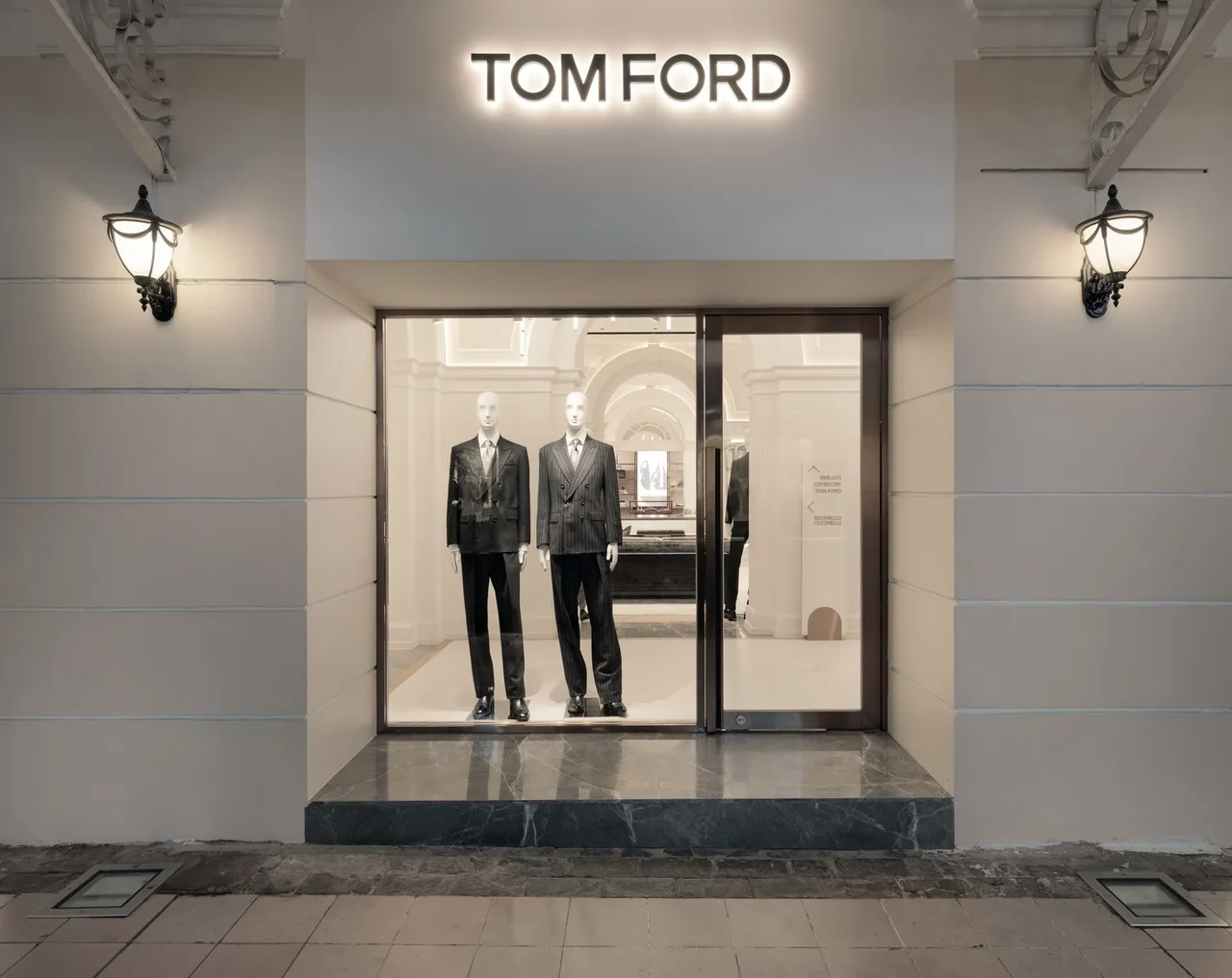 Của hàng Tom Ford tại SIS Continental
