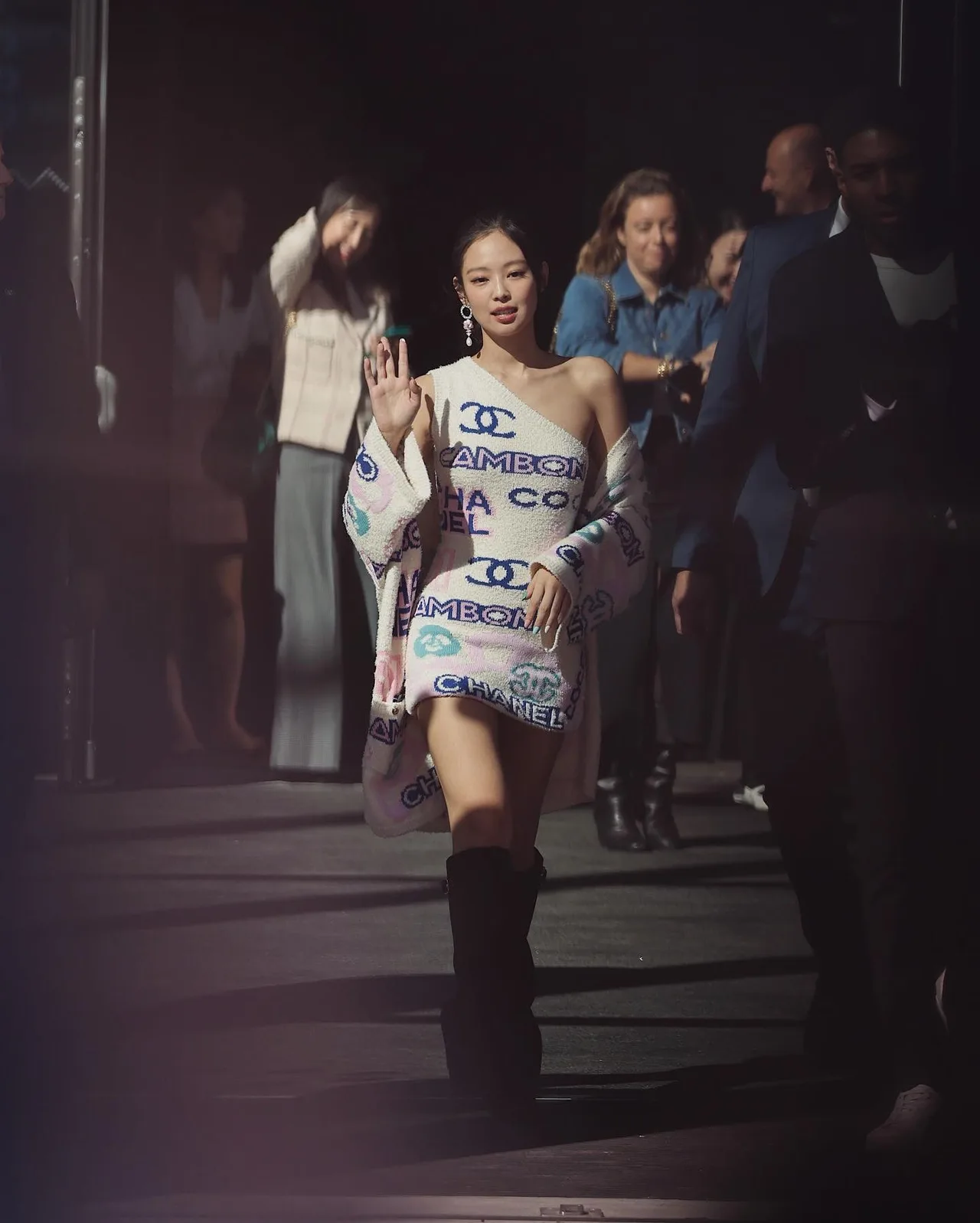 Jennie dự show CHANEL SS 2023