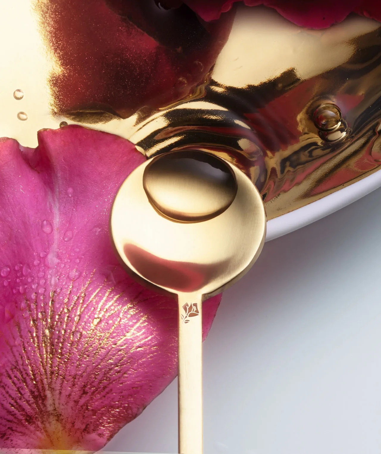 Absolue Precious Cells Rose Drop Night Peeling Concentrate gold phase Absolue Precious Cells Rose Drop Night Peeling Concentrate gold phase
