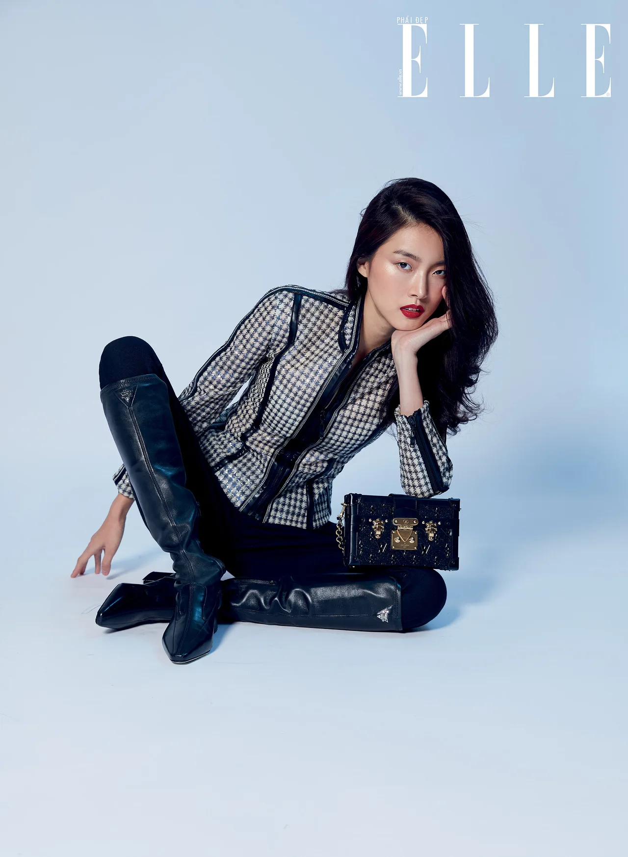 Louis Vuitton người mẫu mặc trang phục kẻ caro Louis Vuitton người mẫu mặc trang phục kẻ caro