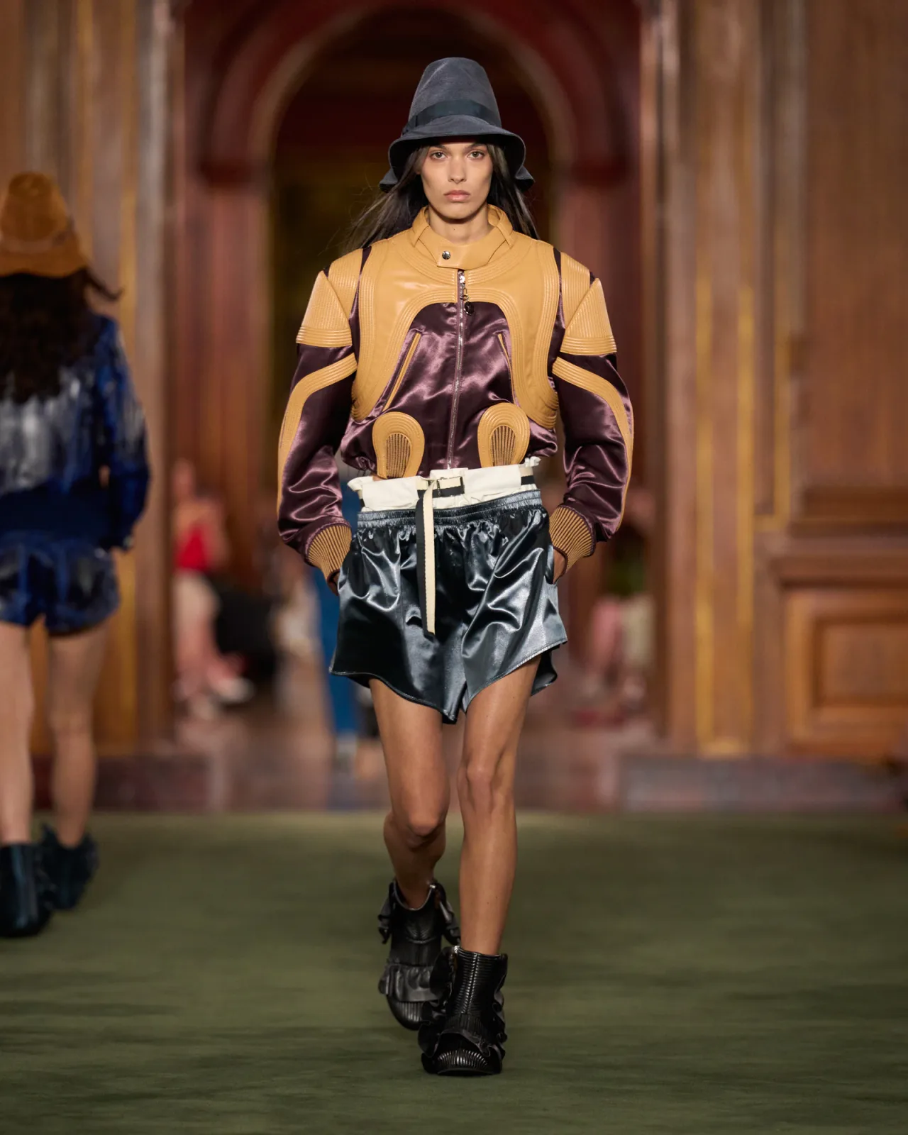 WOMEN_CRUISE_2027_Look_15