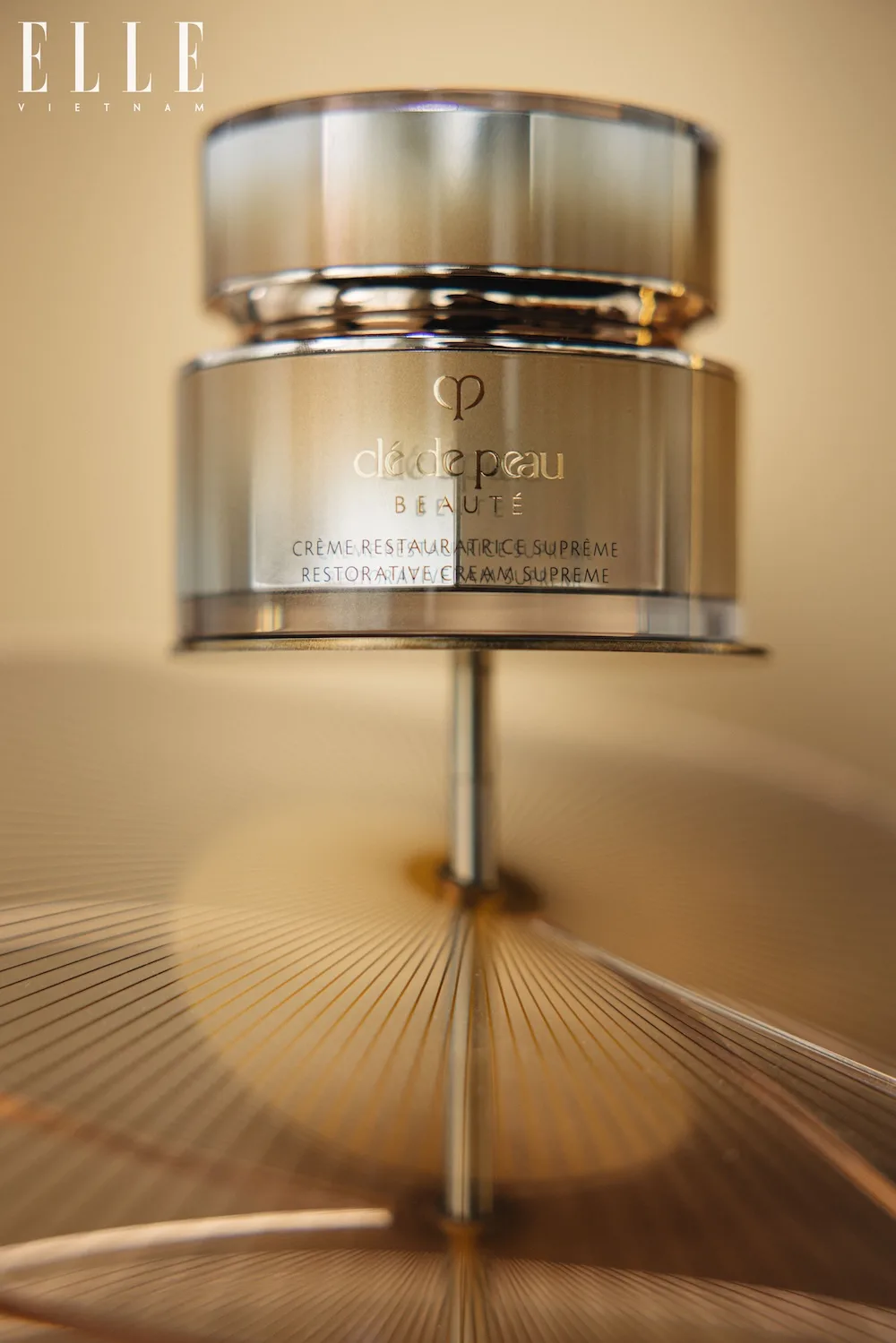 kem dưỡng Clé de Peau Beauté Restorative Cream Supreme.