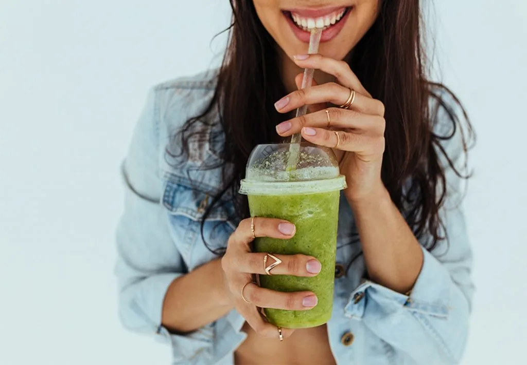 uống nước ép rau cần tây uống nước ép rau cần tây