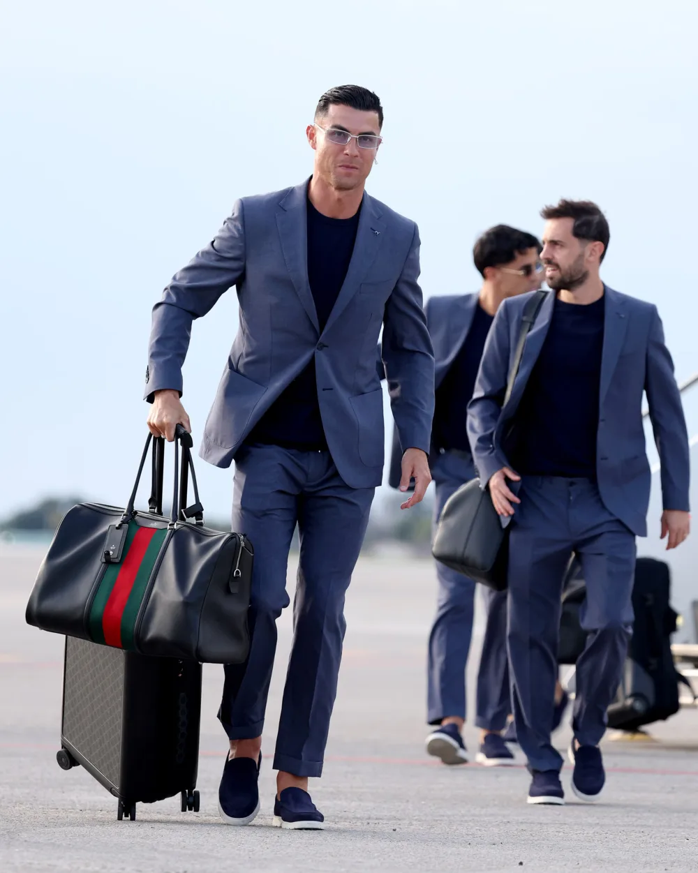 Ronaldo tại sân bay lên đường đến World Cup 2026