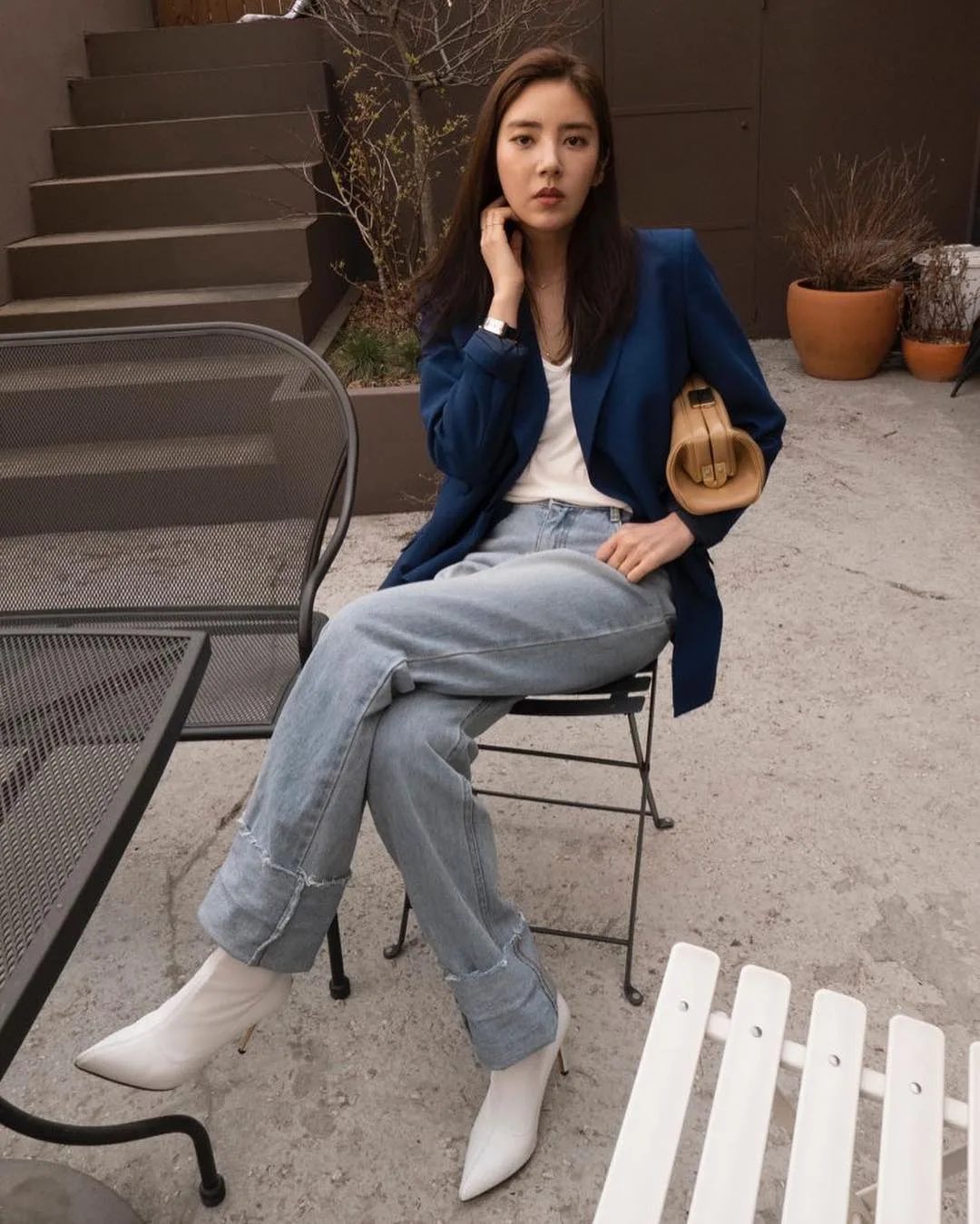 Hội bạn thân Gong Hyo Jin, Son Dam Bi mặc blazer xanh