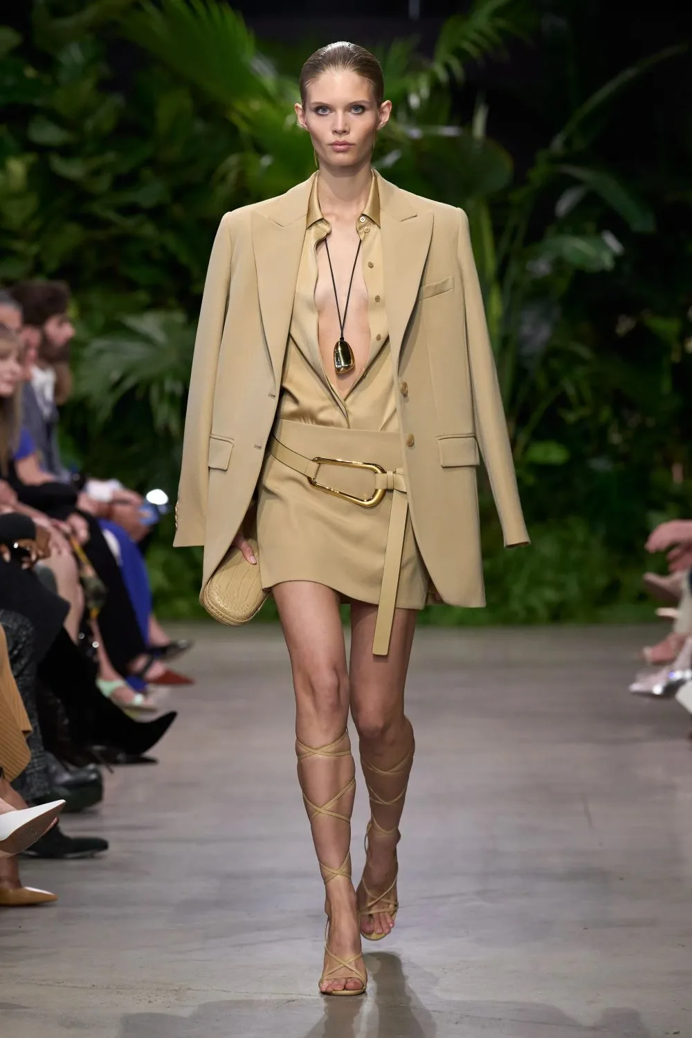 Michael Kors xuân hè 2023 look 26