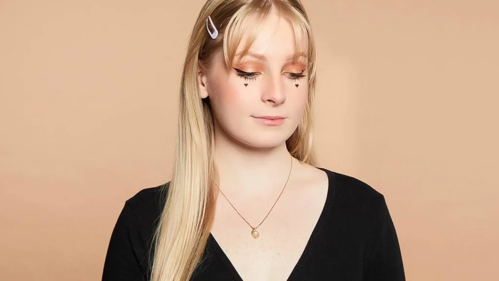 Các hoạt tiết làm cho trang điểm E-Girl thêm nổi bật
