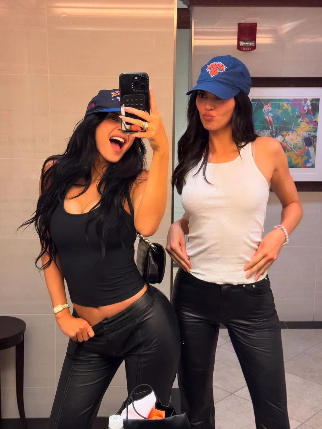 áo ba lỗ phối quần denim