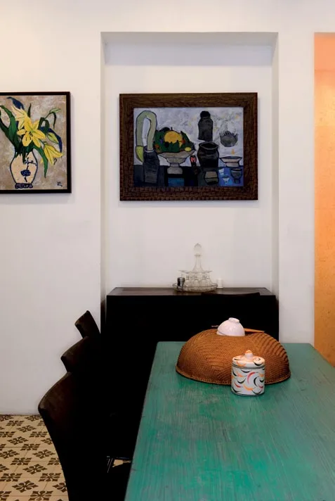 Hoa si Dang Xuan Hoa sua nha cung hao hung ve tranh 12