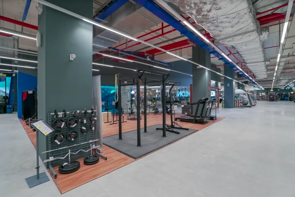 cửa hàng decathlon thứ hai khai trương tại aeon mall tân phú