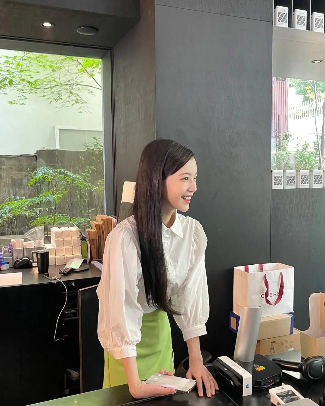 jeongeuiyam diện áo blouse