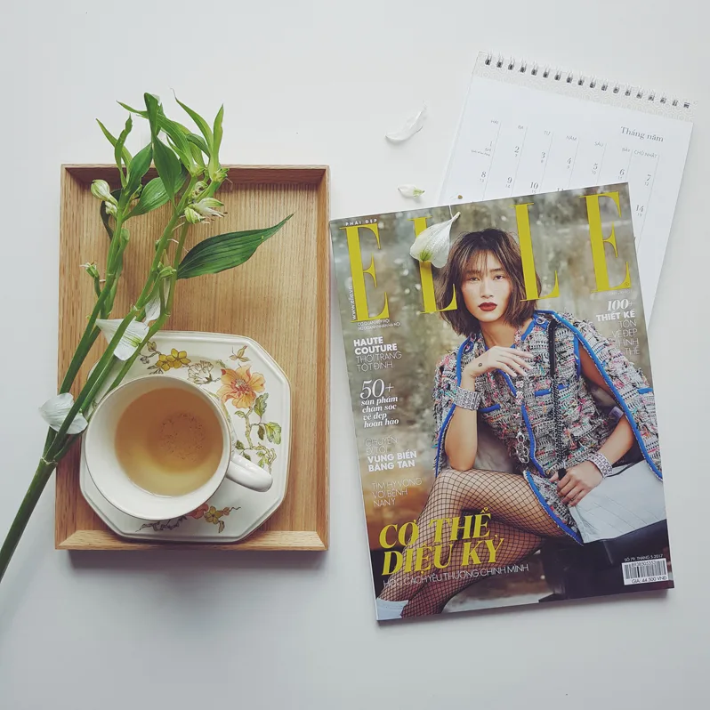 Hình Flatlay Tạp chí Phái Đẹp ELLE với #ELLEVietnam