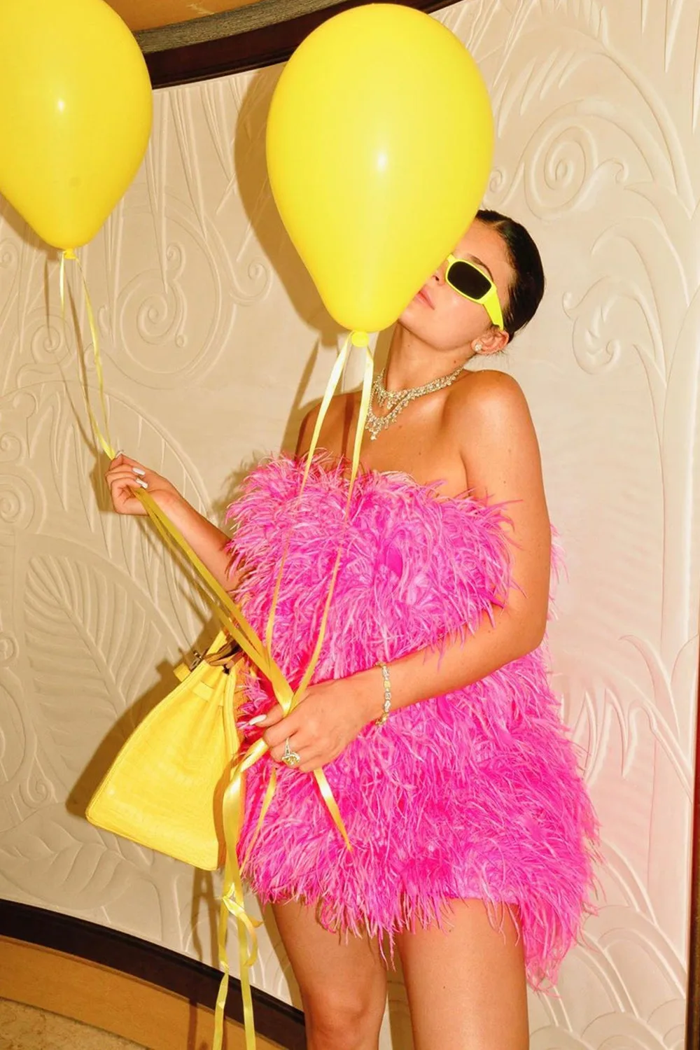 kylie jenner váy hồng