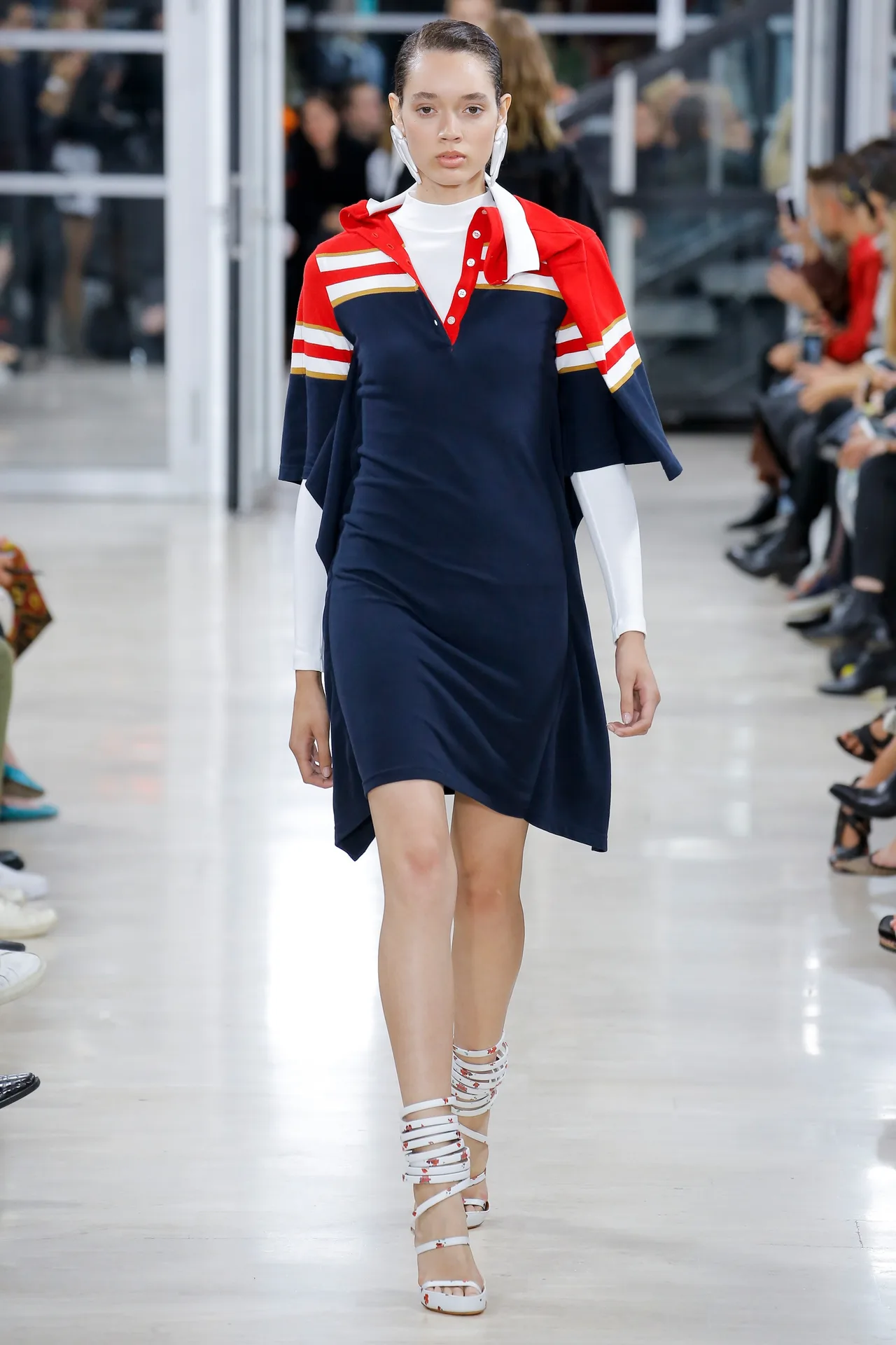 Paris Fashion Week Spring 2018 Y/Project: Sự sáng tạo không ngừng nghỉ