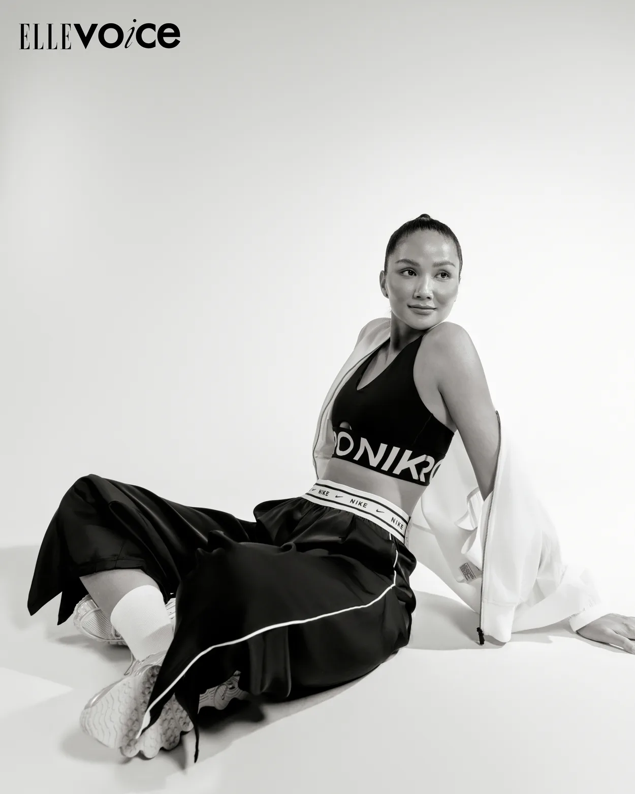 H'Hen Niê mặc trang phục Nike