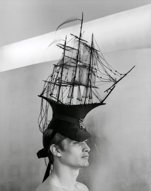 sach-anh-ve-nhung-chiec-mu-nghe-thuat-philip-treacy-hat-designer 2