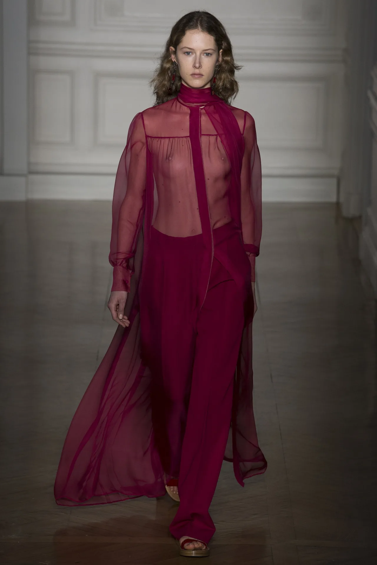 Những BST nổi bật tại tuần lễ Haute Couture Xuân-Hè 2017 - ELLE VN