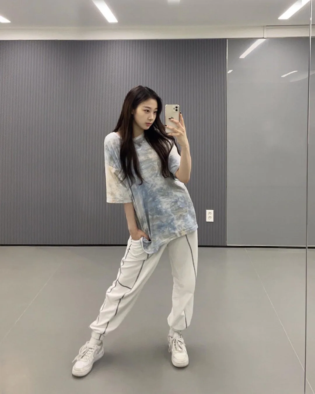 thời trang athleisure giselle