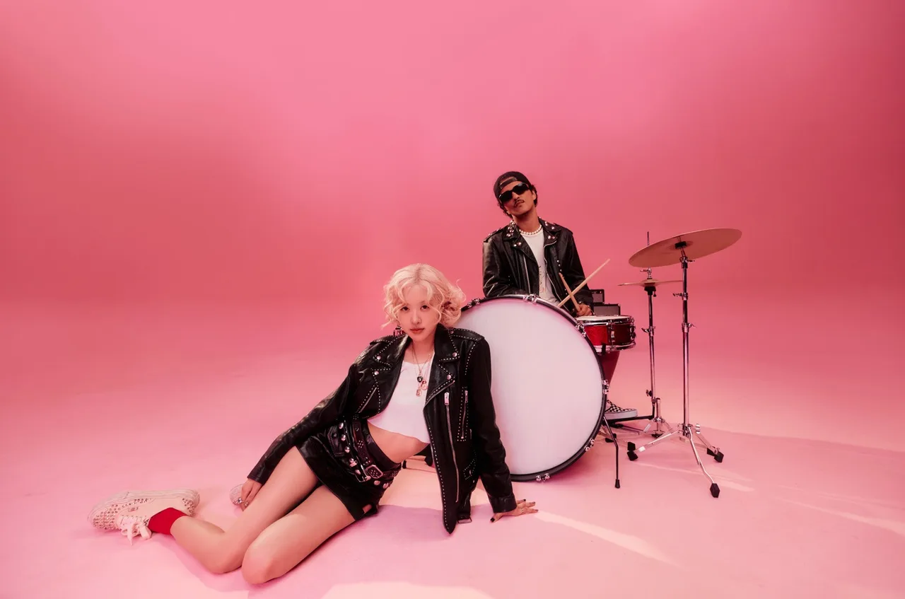 Với Pop Rock và chất KPop độc đáo, APT. dẫn đầu đường đua Thu âm của năm năm nay.