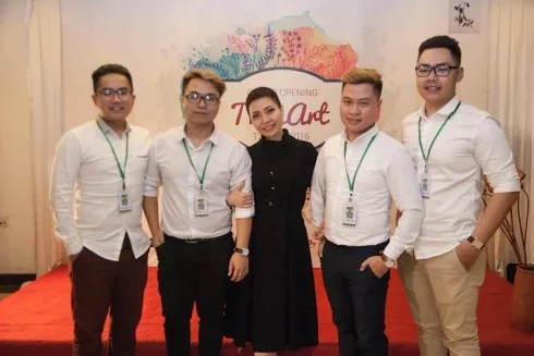 Gecko team multimedia - nhóm truyền thông đa phương tiện đã cùng làm nên sự kiện khai trương ThonArt thành công.