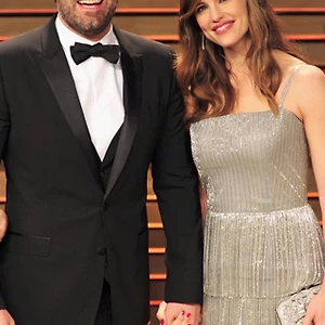Jennifer Garner & Ben Affleck vẫn sống chung vì các con elle vietnam