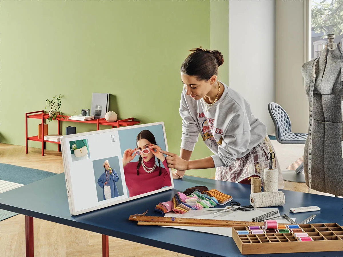 Màn hình cảm ứng 27 inch của LG StanbyME 2 có thể tách rời khỏi chân đế
