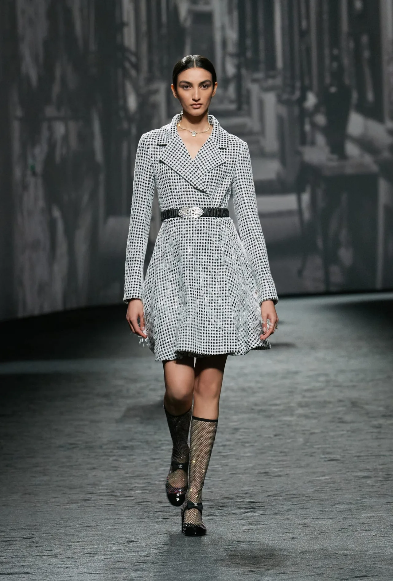 CHANEL Xuân Hè 2023 Ready to Wear look 24