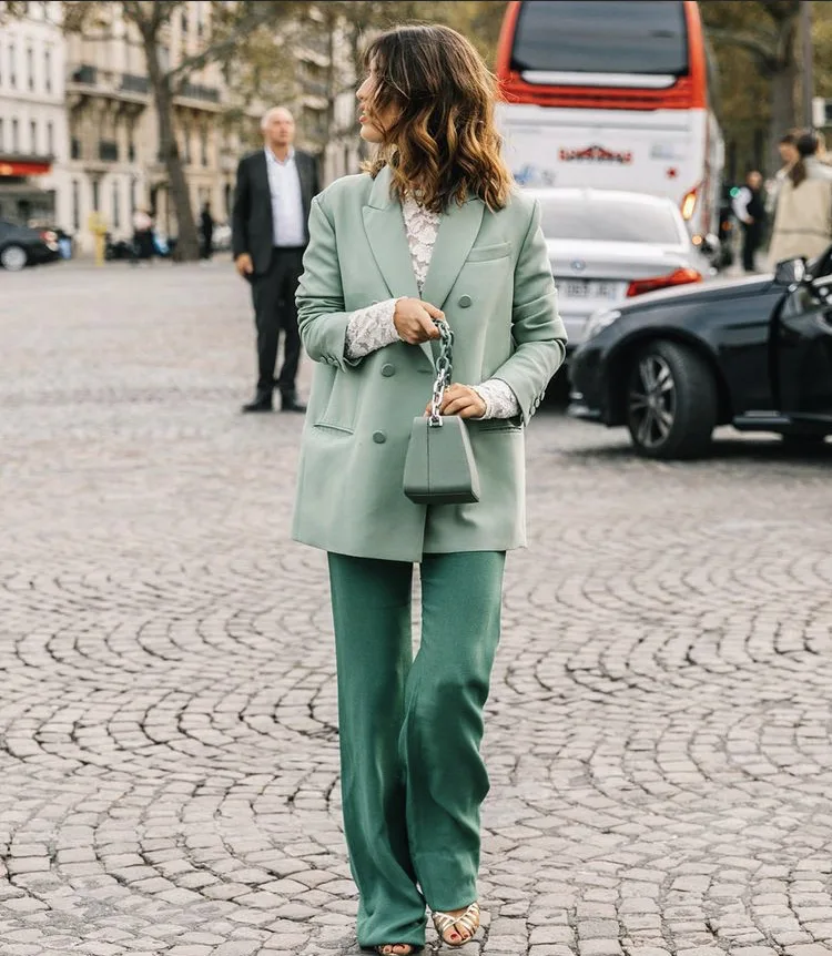 Suit monochrome xanh lá
