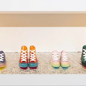 Bộ sưu tập giày Converse Chuck x J.W. Anderson mang cảm hứng 