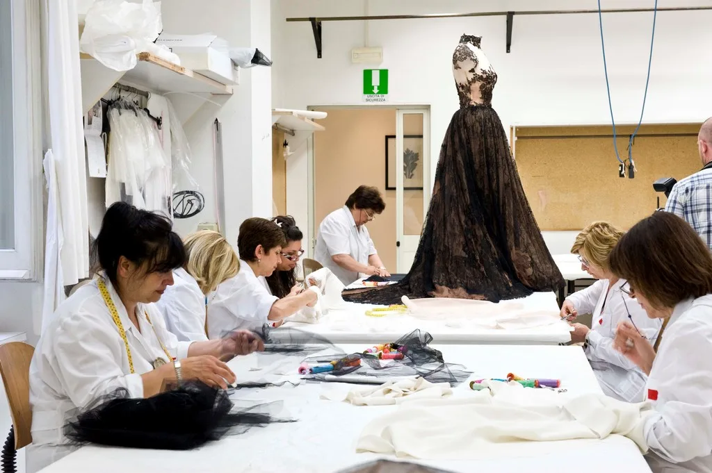 Dior atelier tại paris áo trắng haute couture