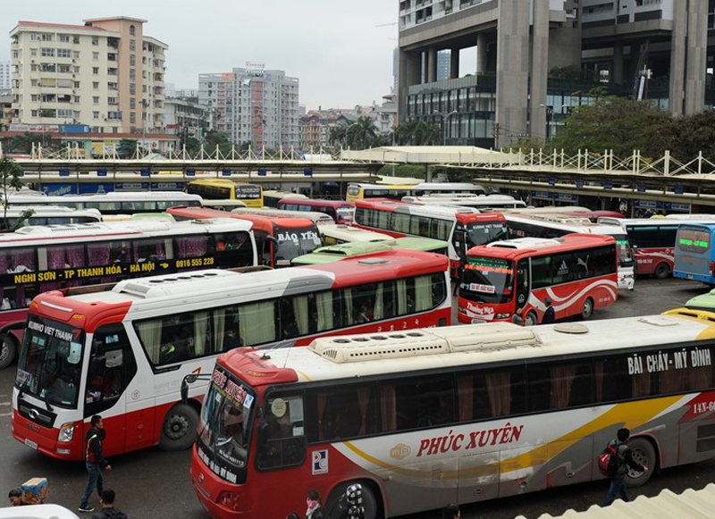 di chuyển bằng xe khách Tết Nguyên Đán - elle vietnam