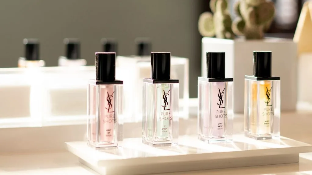 Yves Saint Laurent-Bốn lọ serum. Yves Saint Laurent-Bốn lọ serum.