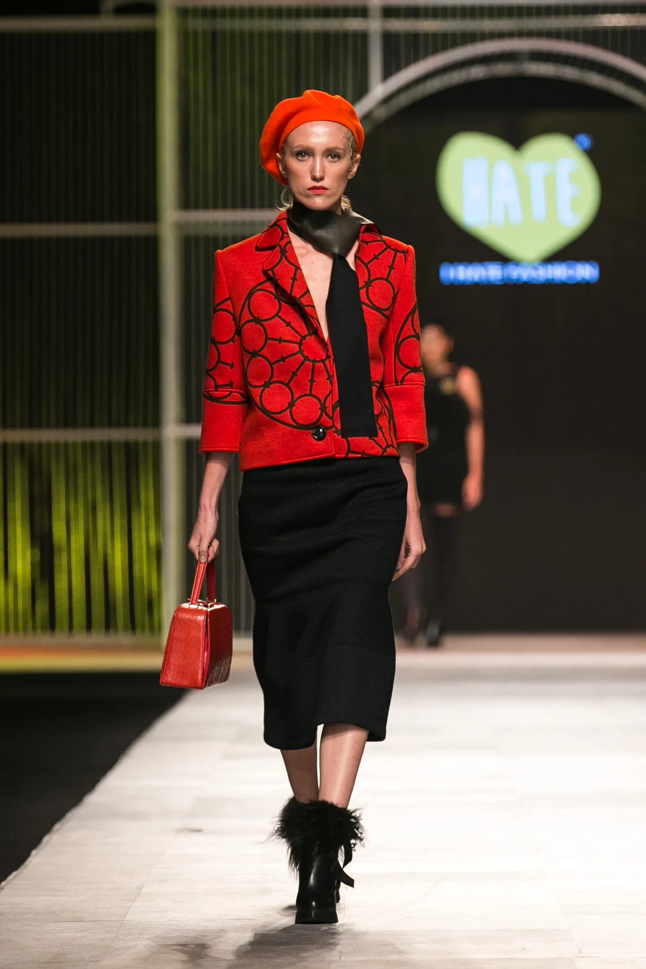 I HATE FASHION thả “Ký ức những mùa đông cũ kỹ” vào BST Thu-Đông 2016 tại VIFW - ELLE VN