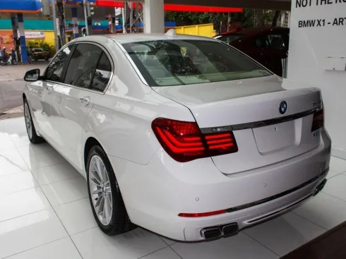 BMW 7 Series tai VN_4