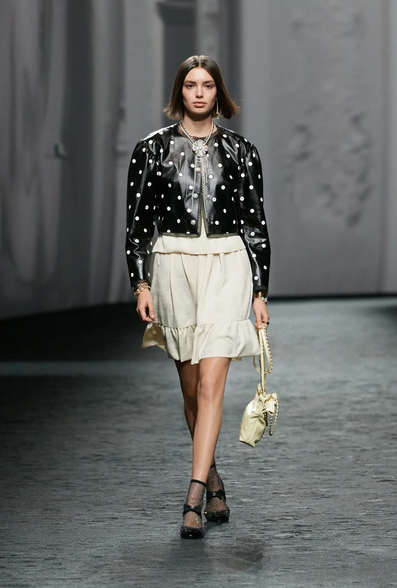 CHANEL Xuân Hè 2023 Ready to Wear look 13