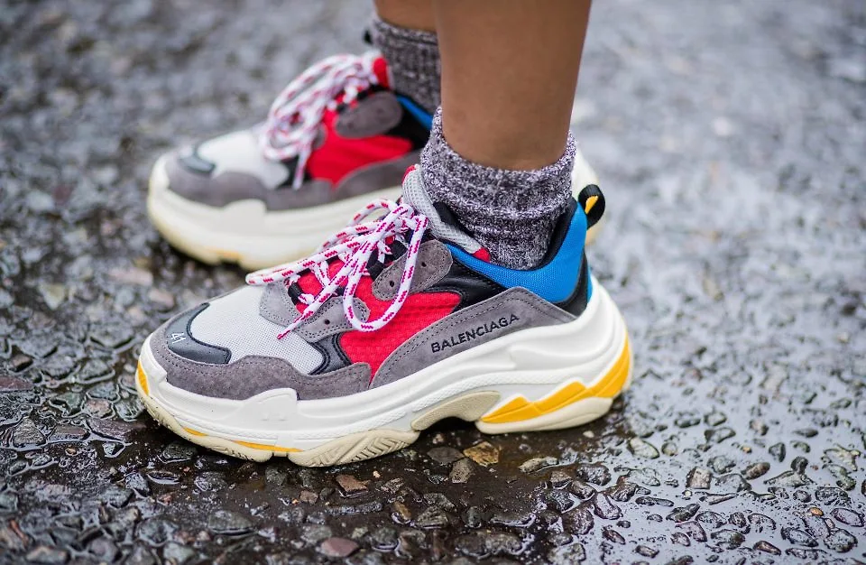 Xu hướng ''Dad sneakers''- Đôi giày của bố được 5 siêu mẫu lăng xê thành công nhất Xu hướng ''Dad sneakers''- Đôi giày của bố được 5 siêu mẫu lăng xê thành công nhất